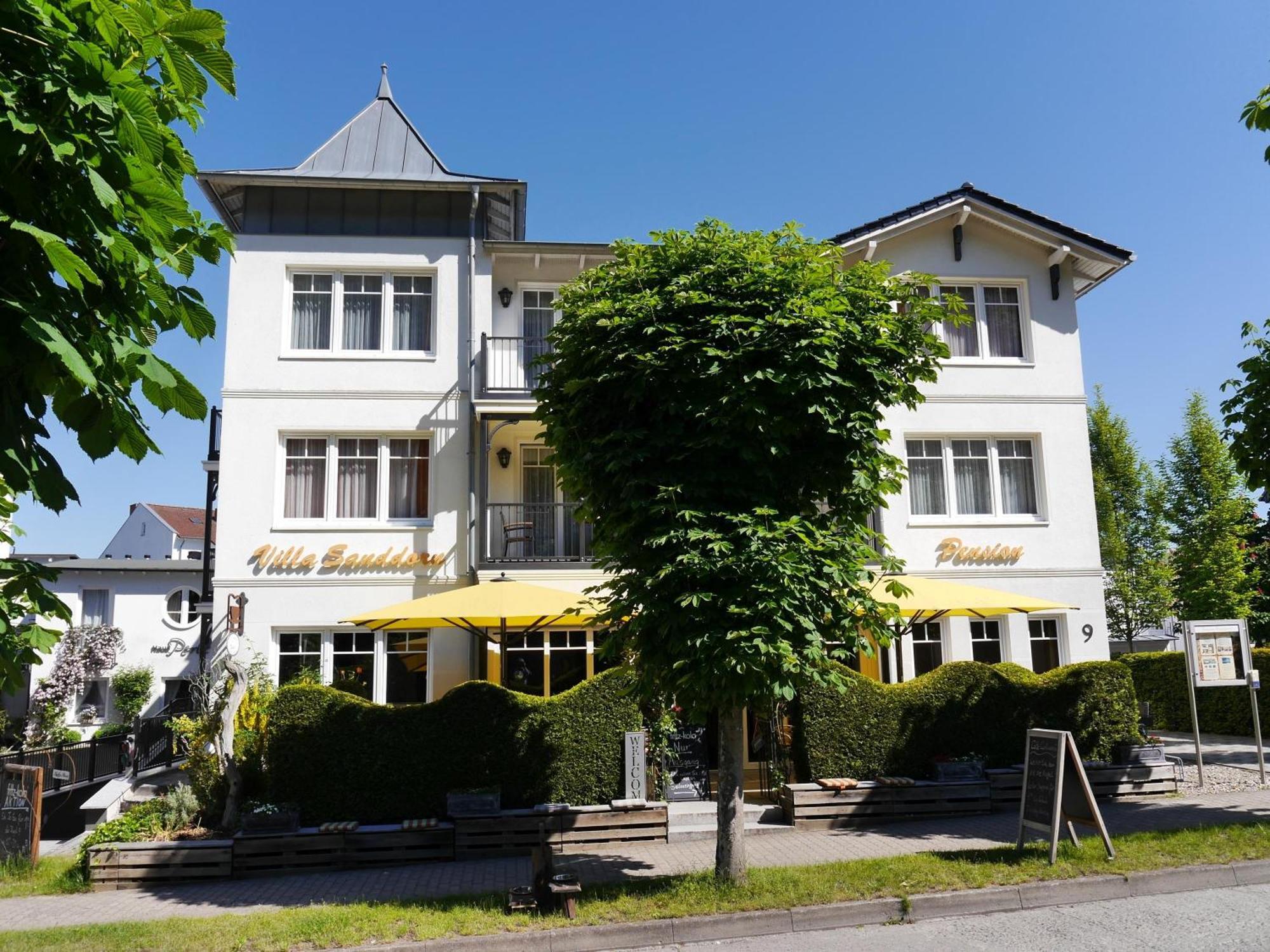 Pension Sanddorn Mit Cafe Carlssons Binz Exterior foto