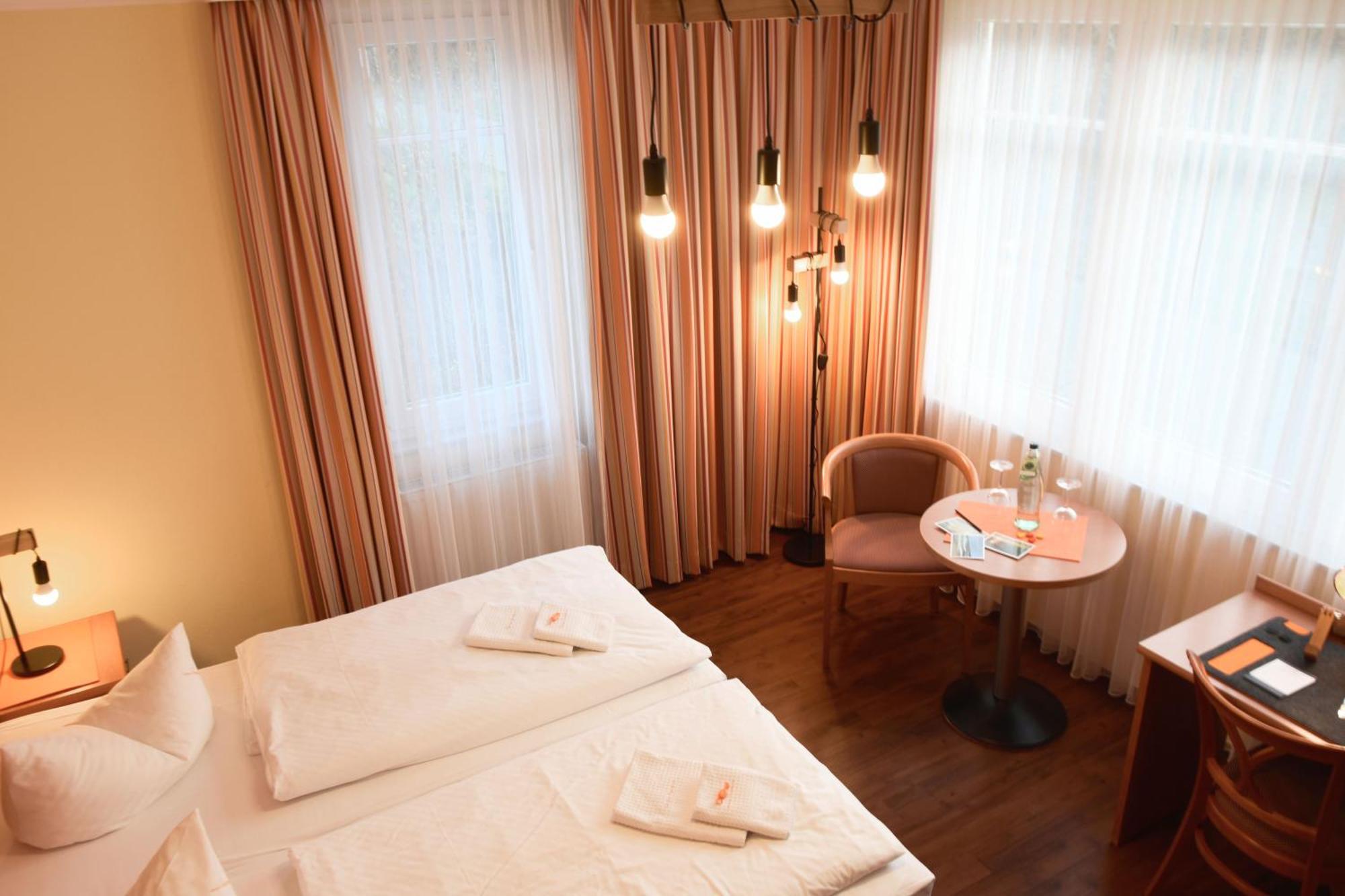 Pension Sanddorn Mit Cafe Carlssons Binz Exterior foto