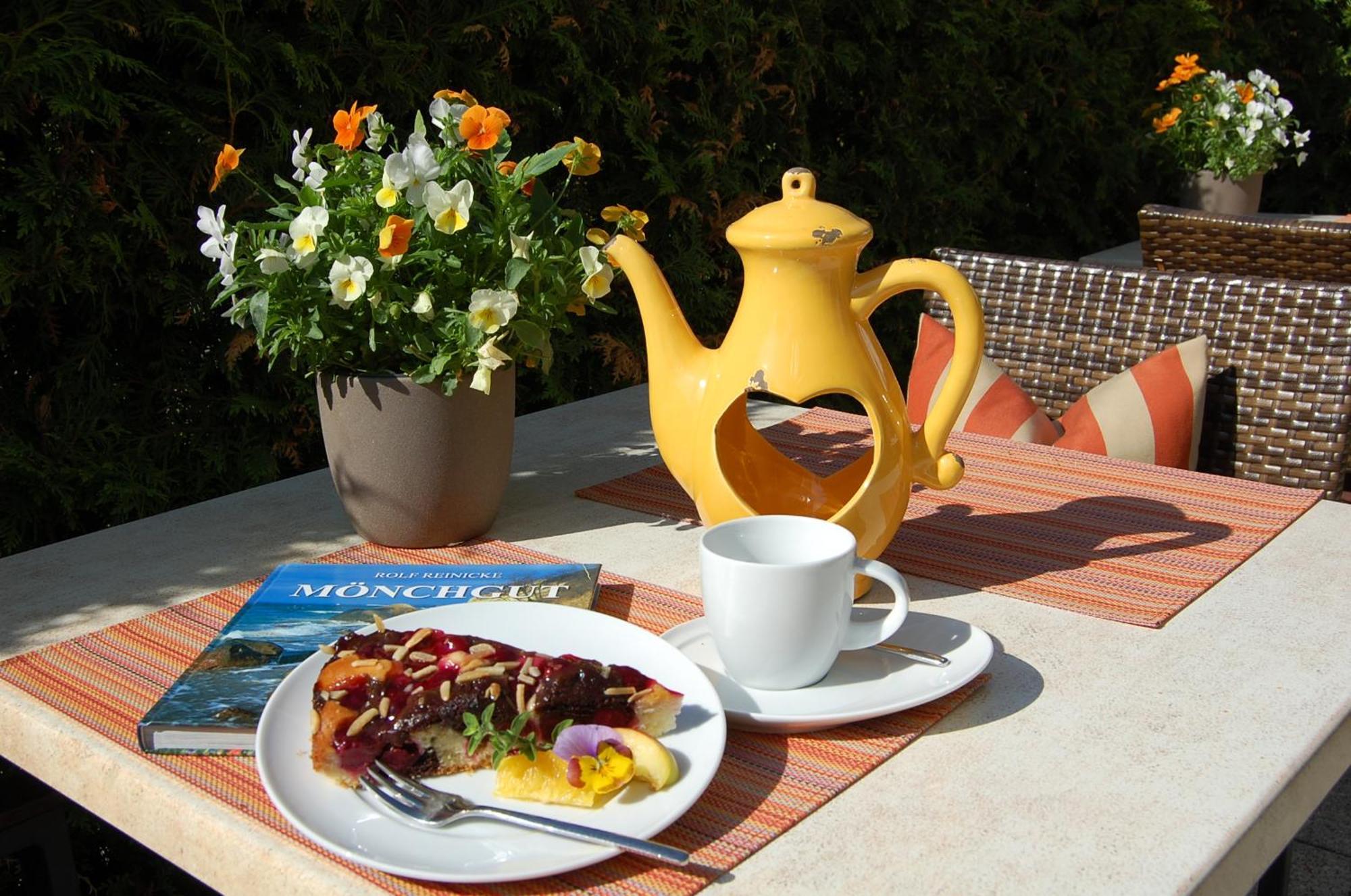 Pension Sanddorn Mit Cafe Carlssons Binz Exterior foto